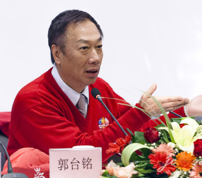 郭台铭：机器人无法取代人工 内地未减少招人