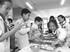 宁波一小学开设传统美食课 学生每年要学做两道菜