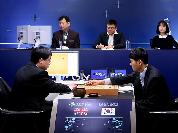 李世石再次败给AlphaGo 人类被逼到“墙角”