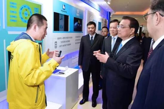互联网与哪些传统行业相加 听听总理怎么说 