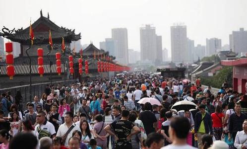 国庆假日前四天全国接待游客4.15亿