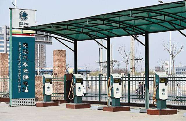 2017年电动汽车充电桩市场发展现状分析