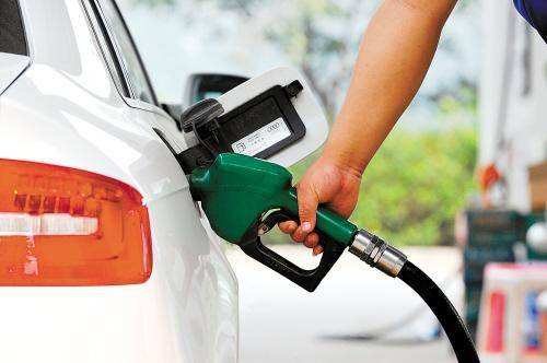 成品油价格下周一将迎下调 成品油调价降幅行情分析报告